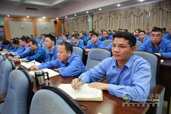 玉柴股份管理变革创新创效项目立项暨2016年表彰大会现场