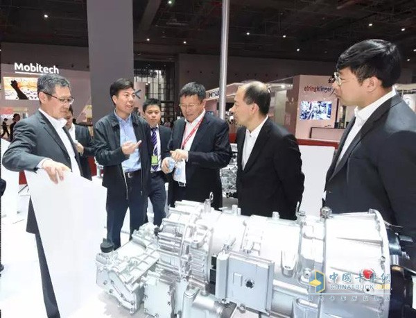 法士特携16款最新研发产品亮相上海车展