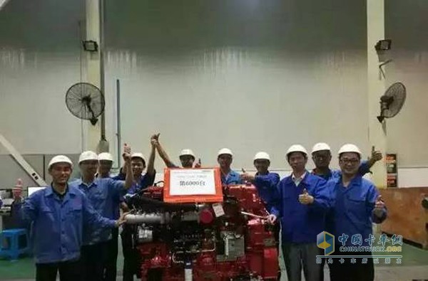 玉柴联合动力第6000台发动机下线 玉柴联合动力第6000台发动机下线