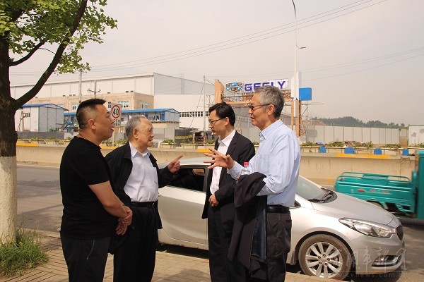 在建的金清永久甲醇综合加注站对面就是吉利贵阳新能源基地 在建的金清永久甲醇综合加注站对面就是吉利贵阳新能源基地