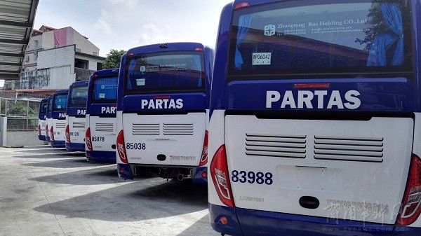 菲律宾装配玉柴发动机的中通客车