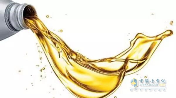 按规定添加适量机油