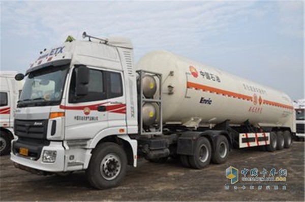 中国石油天然气运输车