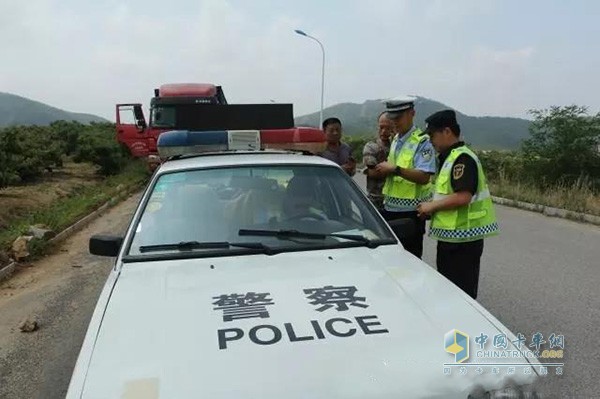 交警执法