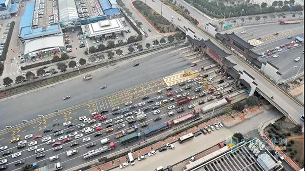 高速公路拥堵已成难题