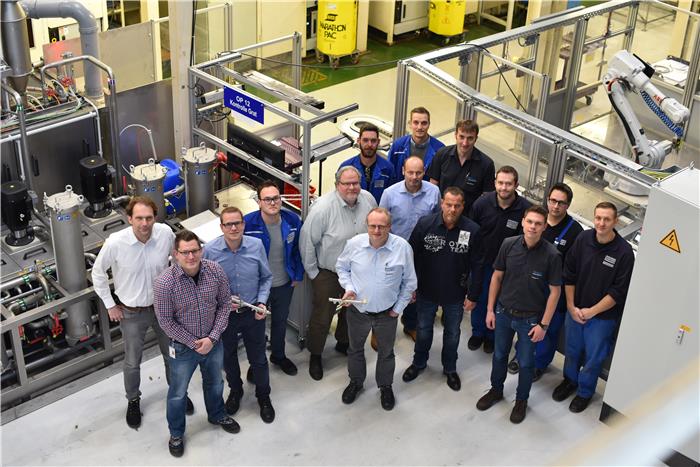 项目团队在Warburg工厂 项目团队在Warburg工厂