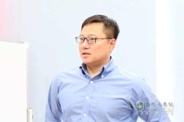 东风康明斯发动机有限公司副总经理王春光先生