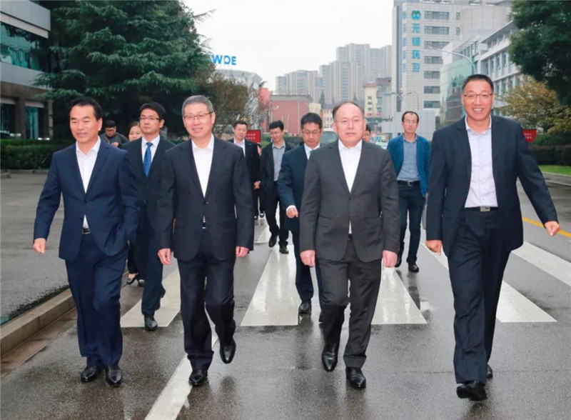 一汽集团公司总经理、党委副书记奚国华来发动机事业部调研 一汽集团公司总经理、党委副书记奚国华来发动机事业部调研