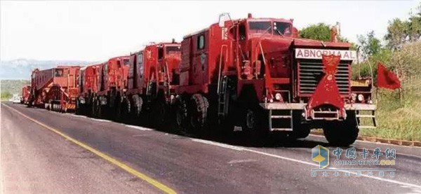 搭载康明斯500及800马力发动机的牵引车