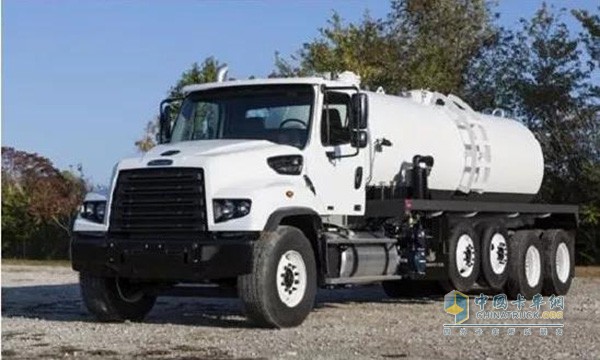 配装康明斯X12发动机的北美福莱纳114SD卡车 配装康明斯X12发动机的北美福莱纳114SD卡车