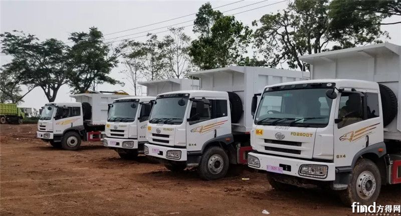搭载奥威发动机的解放重卡出口印尼