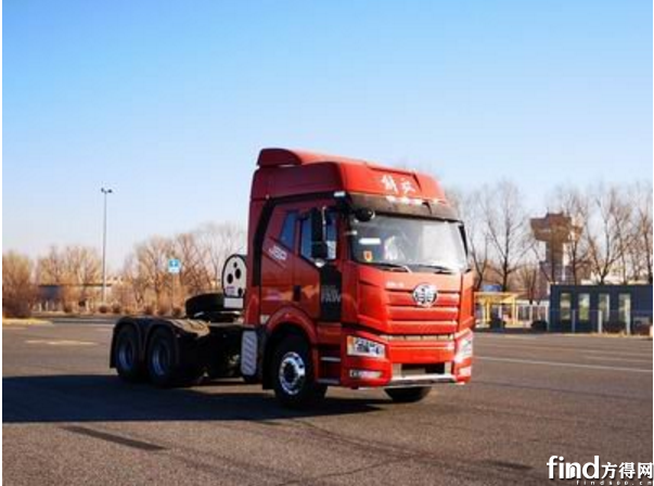 搭载锡柴国六天然气发动机的解放J6P