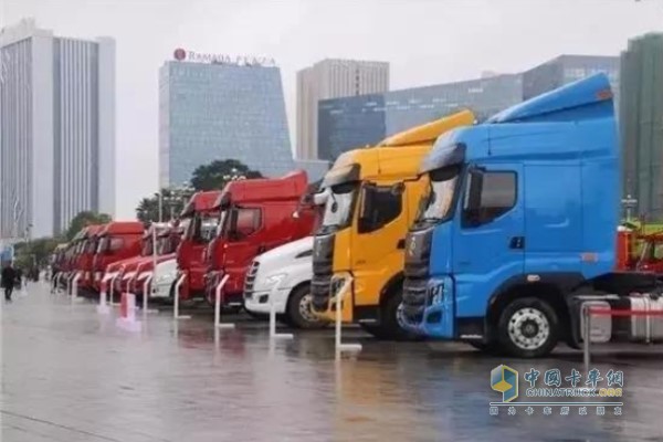 东风柳汽乘龙H7 东风柳汽乘龙H7