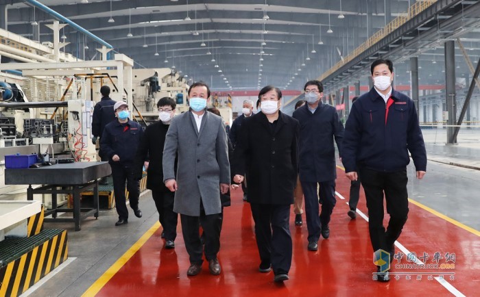 潍柴集团董事长谭旭光带领潍柴高管团队到昌邑浩信集团调研