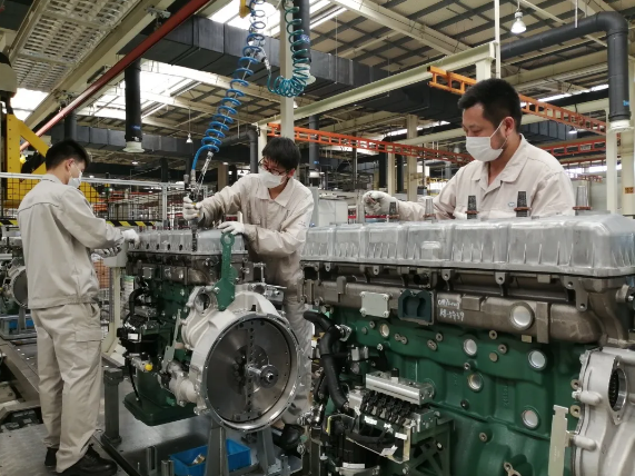 奥威CA6SM天然气发动机生产现场